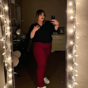 Meet your Posher, Maira